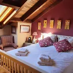 Duplex Abuhardillado En Apartamento